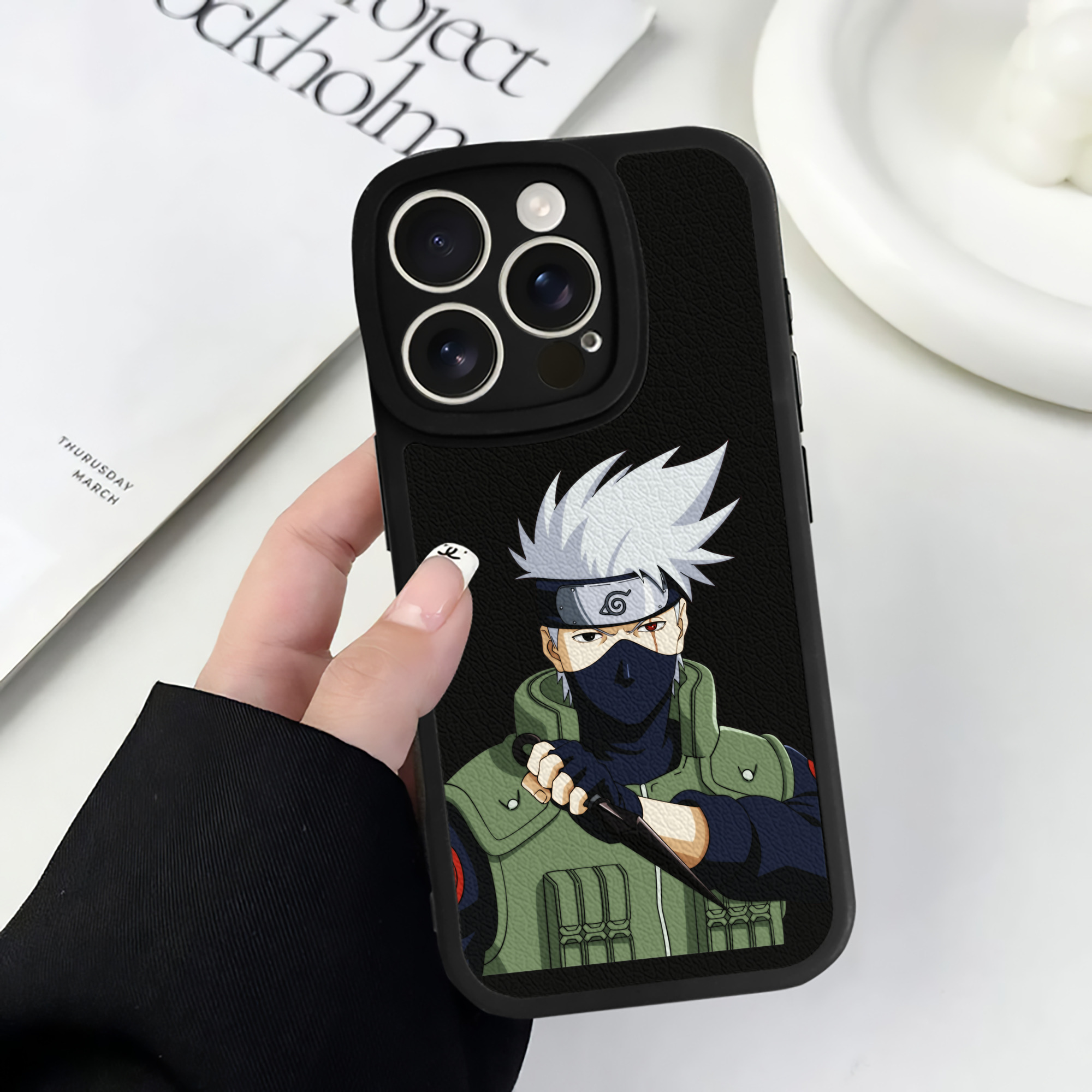 （画像用） NARUTO -ナルト- はたけ カカシ Hatake Kakashi 【iPhone 16シリーズ対応】シリコンスマホケース（レザー調） 材質：シリコン